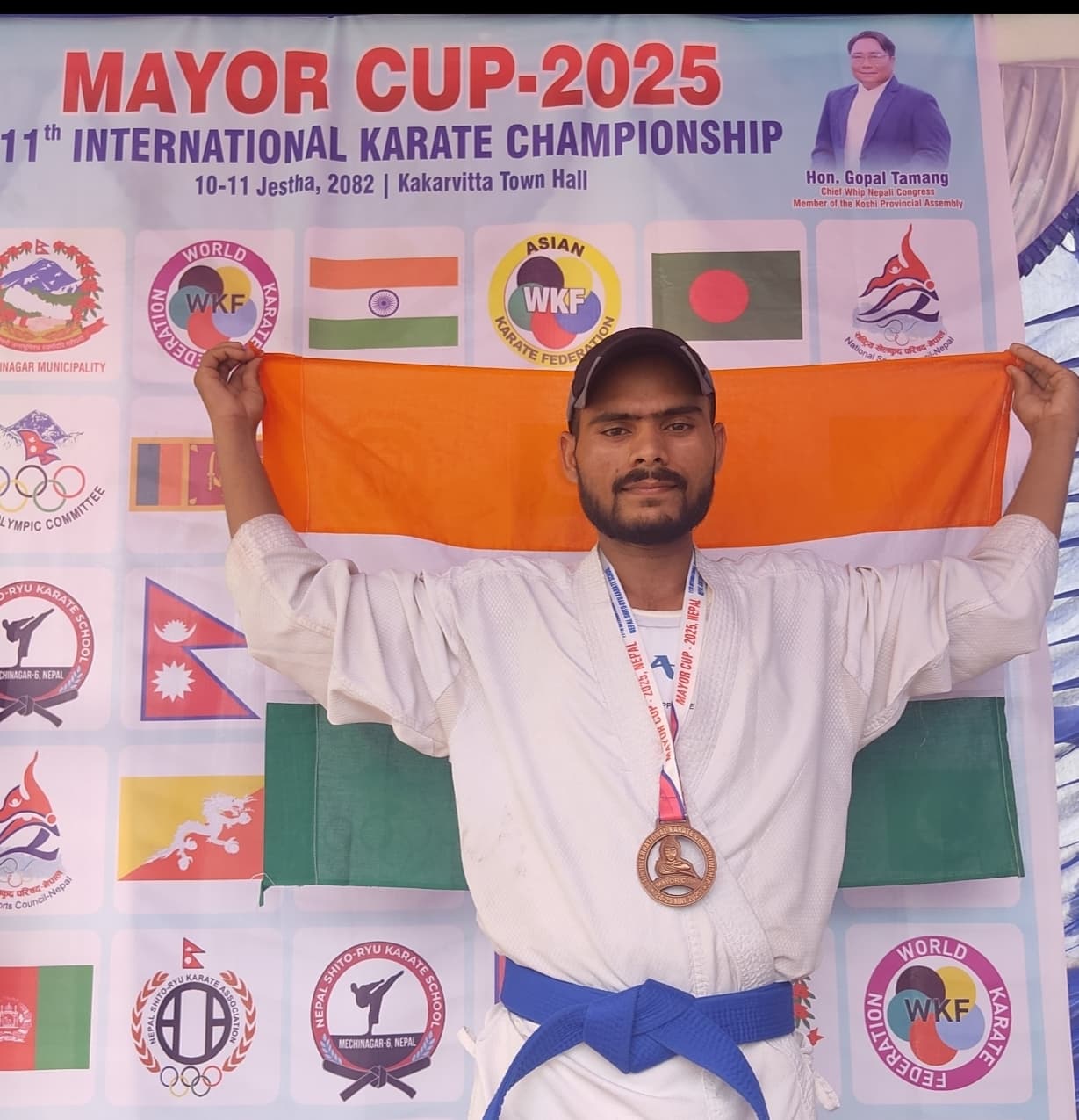 बटिया निवासी पिंटू ने नेपाल में कराटे में लहराया परचम, जीता कांस्य पदक