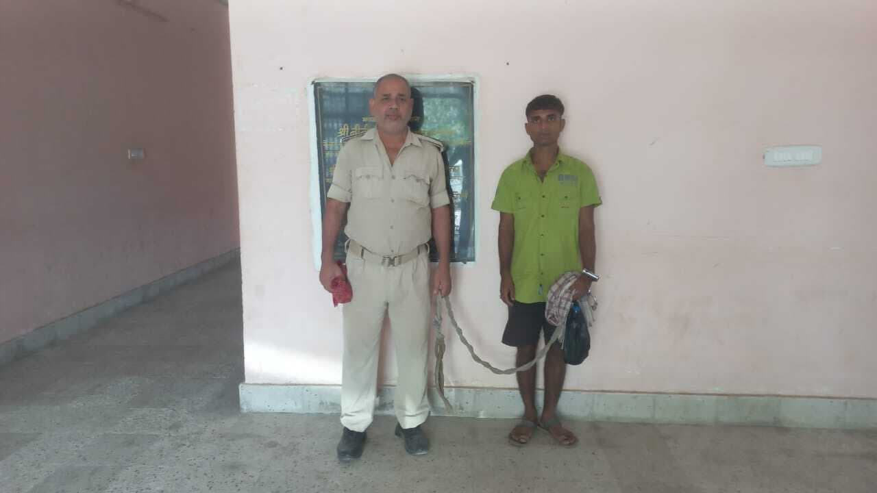 उत्पाद पुलिस ने शराब तस्कर को किया गिरफ्तार