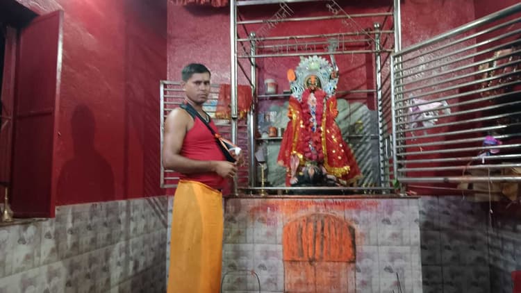 अमावस्या को मां काली की हुई भव्य महाशृंगार