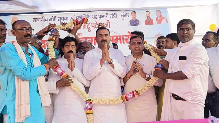 दियारा क्षेत्र में सड़क व कटाव की समस्या का शीघ्र होगा निदान : मंत्री