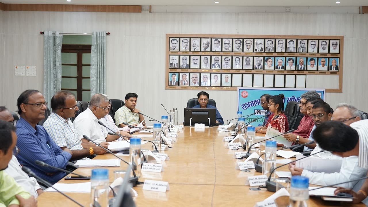 हिंदी साहित्य में समित्रा नंदन पंत के योगदान को किया गया याद