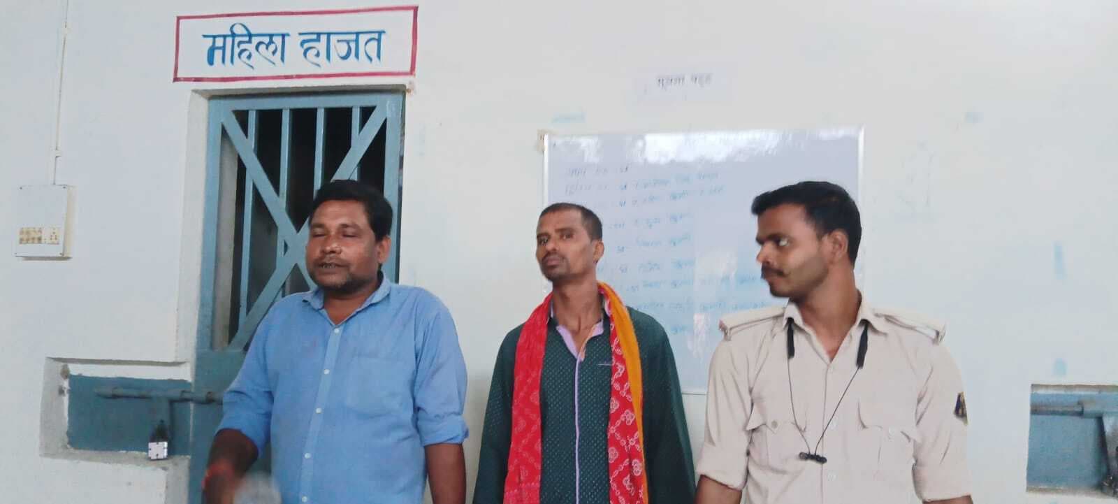 शराब के नशे में प्रावि कुरहाबासा के एचएम स्कूल से गिरफ्तार