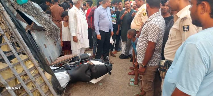 Madhubani News : बाइक सवार ने कटघरे में मारी ठोकर, बाल बाल बची महिला