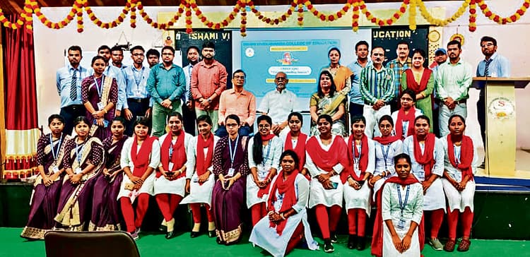 East Singbhum News : किताब पढ़ने की आदत डालें विद्यार्थी : डॉ संजय भुइयां