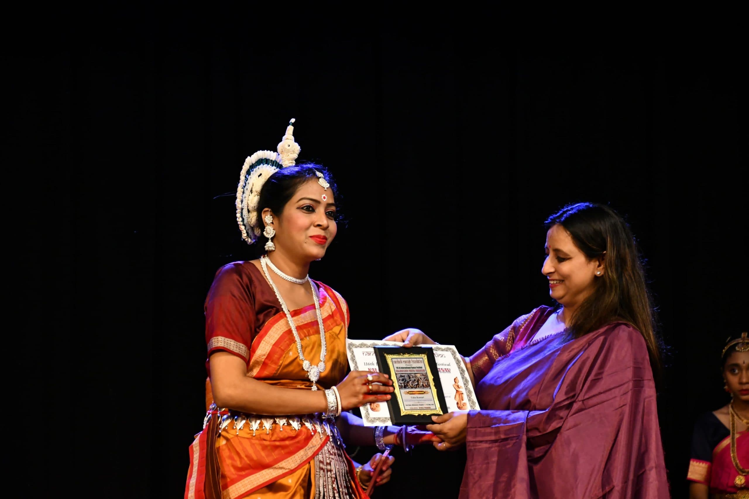 Bokaro News : पूर्व मंत्री की भतीजी को पद्मिनी नृत्य रत्न पुरस्कार