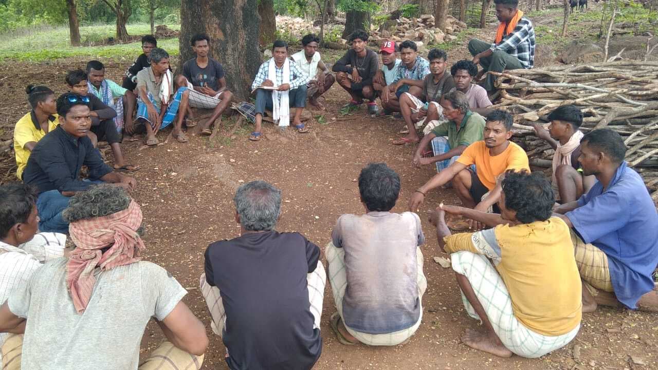 East Singhbhum News : शिलान्यास के 20 माह बाद भी नहीं बनी सड़क, आक्रोश