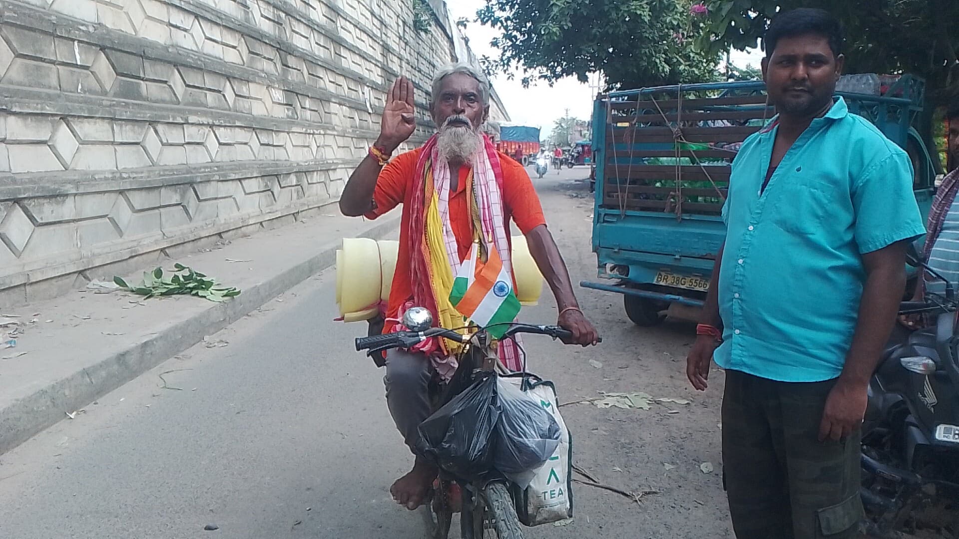 विश्व शांति का संदेश दे रहे पश्चिम बंगाल के रामचंद्र