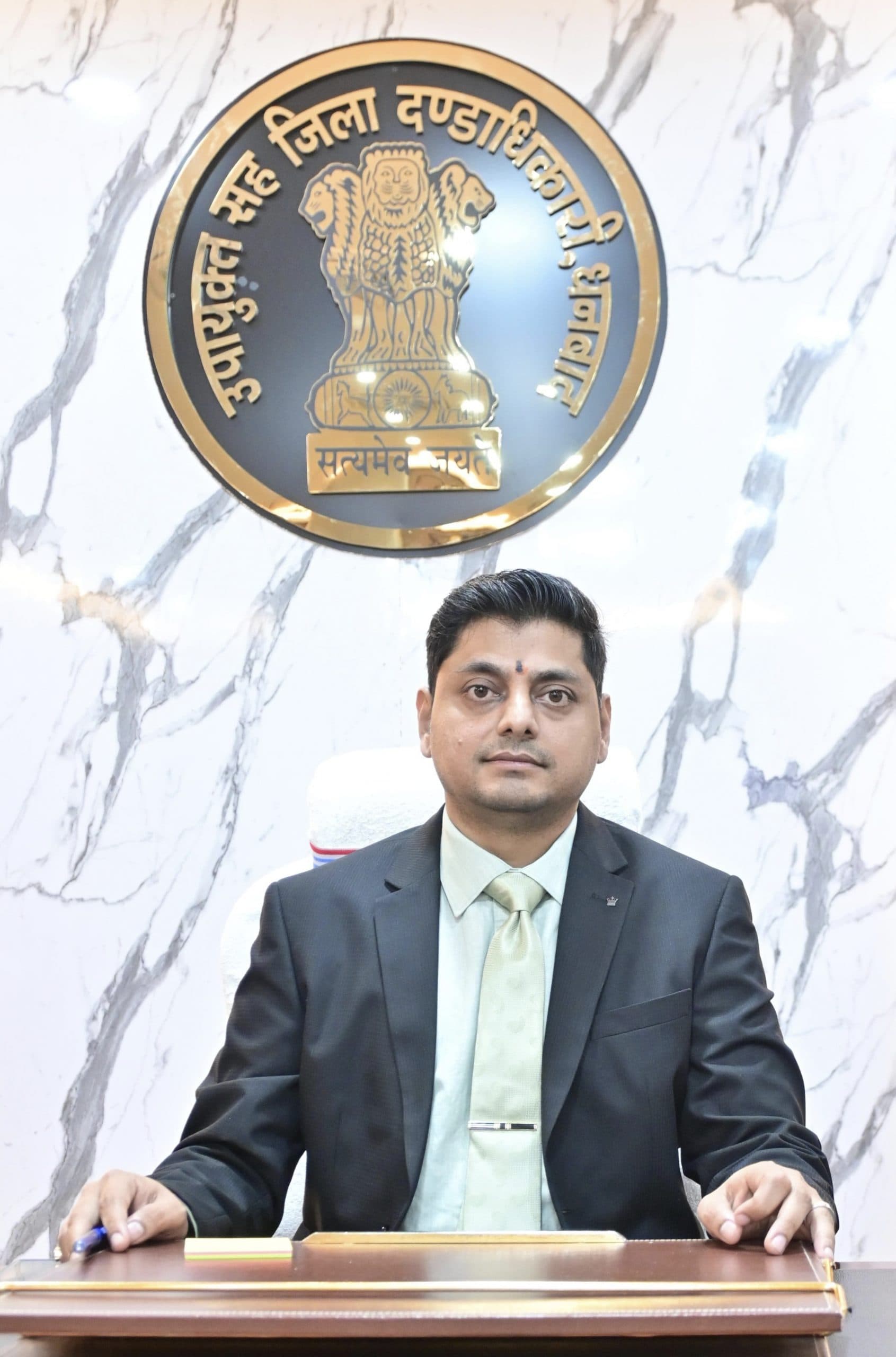 Dhanbad News : धनबाद के 54 वें उपायुक्त के रूप में आदित्य रंजन ने संभाला पदभार