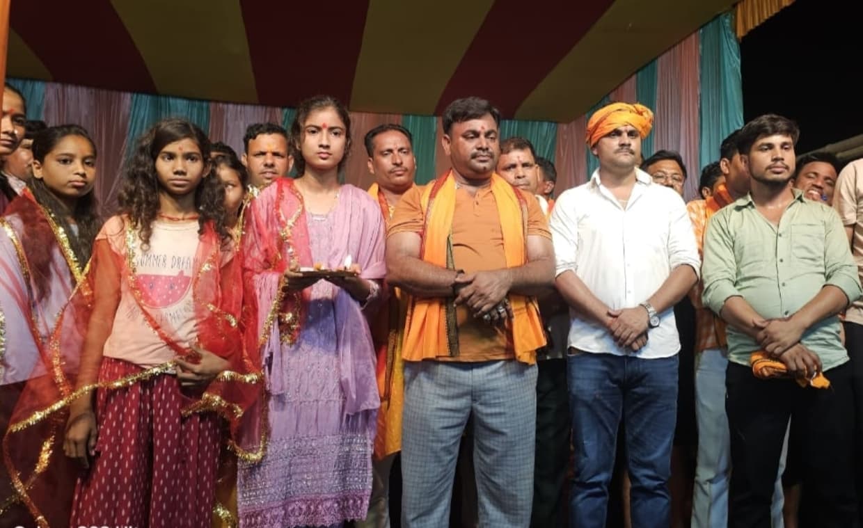 भव्य कलश यात्रा के साथ चरकापत्थर में शिव शक्ति महायज्ञ प्रारंभ