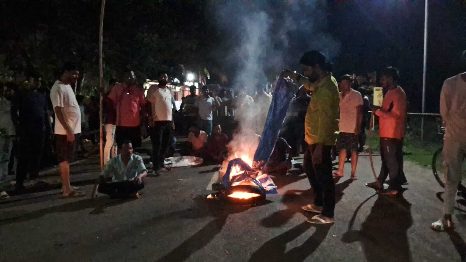 कार के धक्के से घायल महिला पंचायत सेवक की मौत, आक्रोशितों ने सड़क किया जाम