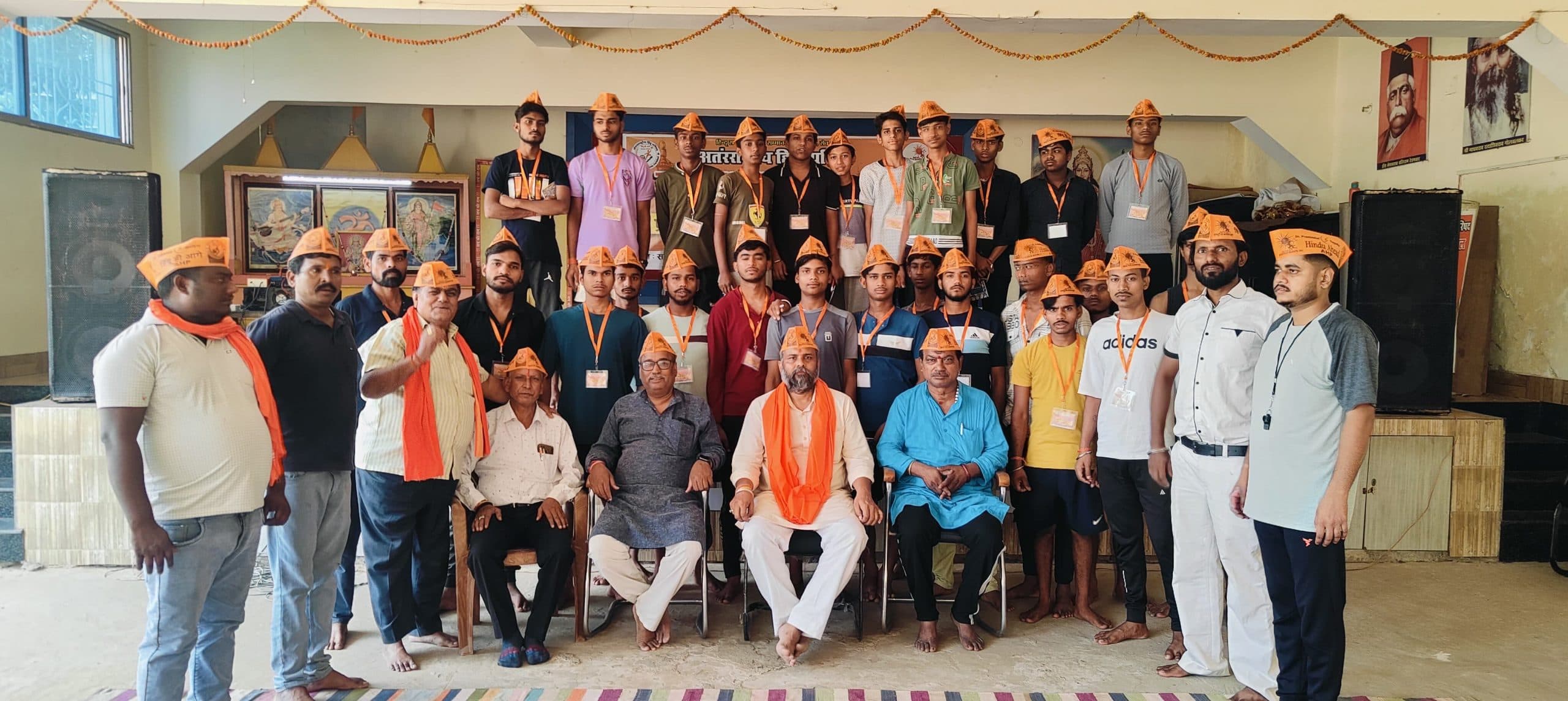 Giridih News :शौर्य प्रशिक्षण वर्ग में प्रतिभागियों को मिले आत्मरक्षा व अनुशासन के टिप्स