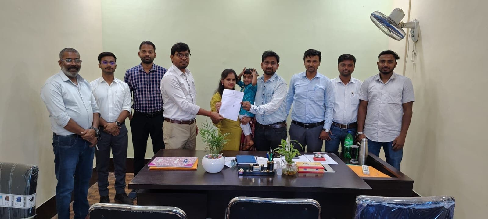 Bokaro News : फुसरो नप ने जारी किया पहला विवाह निबंधन प्रमाण पत्र