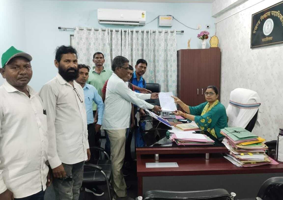 East Singhbhum News : मानदेय बकाया, किसान मित्र हड़ताल पर