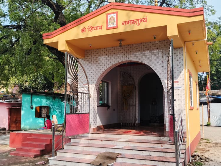 Jamshedpur News : सोनारी : शिव मंदिर की दान पेटी का ताला तोड़कर चोरी