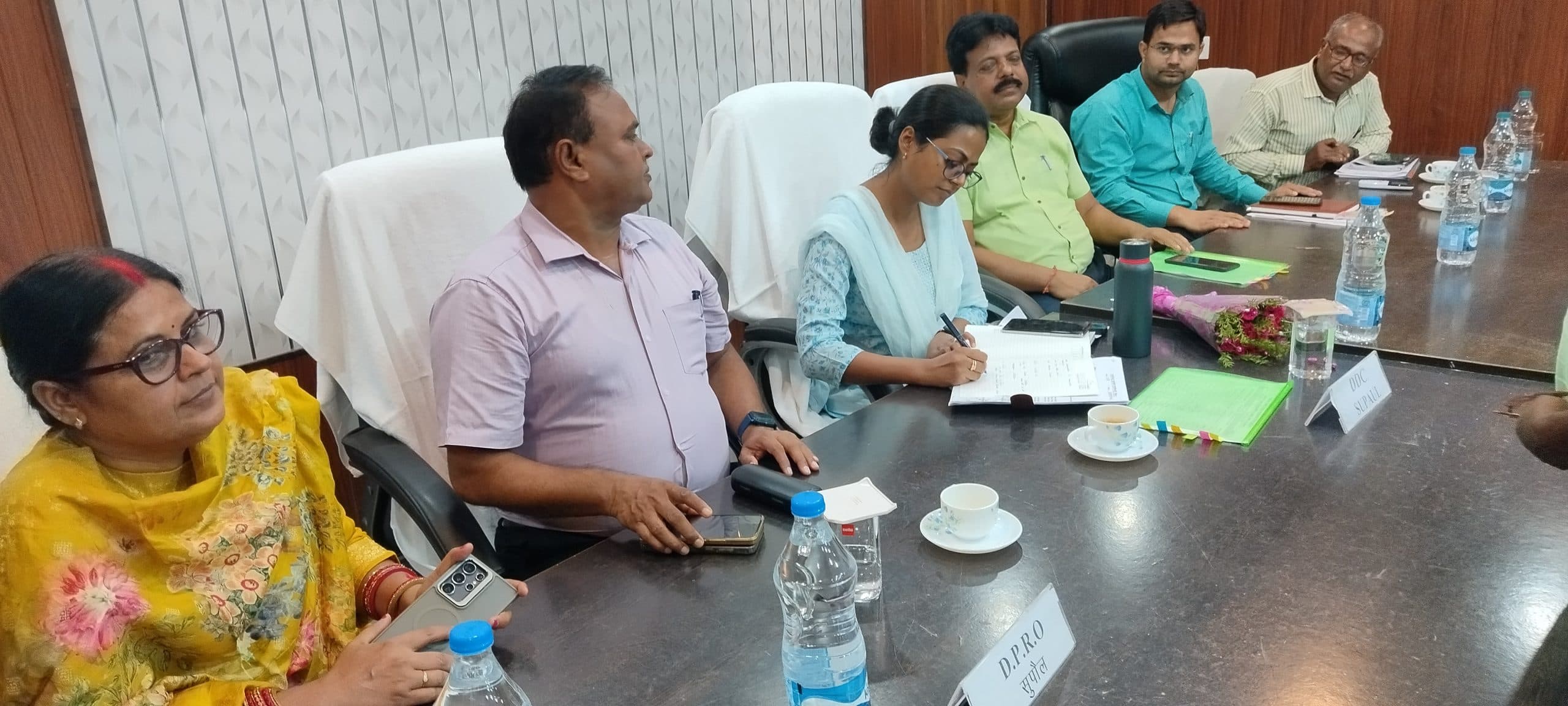 डीडीसी ने की समीक्षा बैठक, अधूरे आवास व मनरेगा कार्यों को 15 जून से पहले पूरा करने का निर्देश