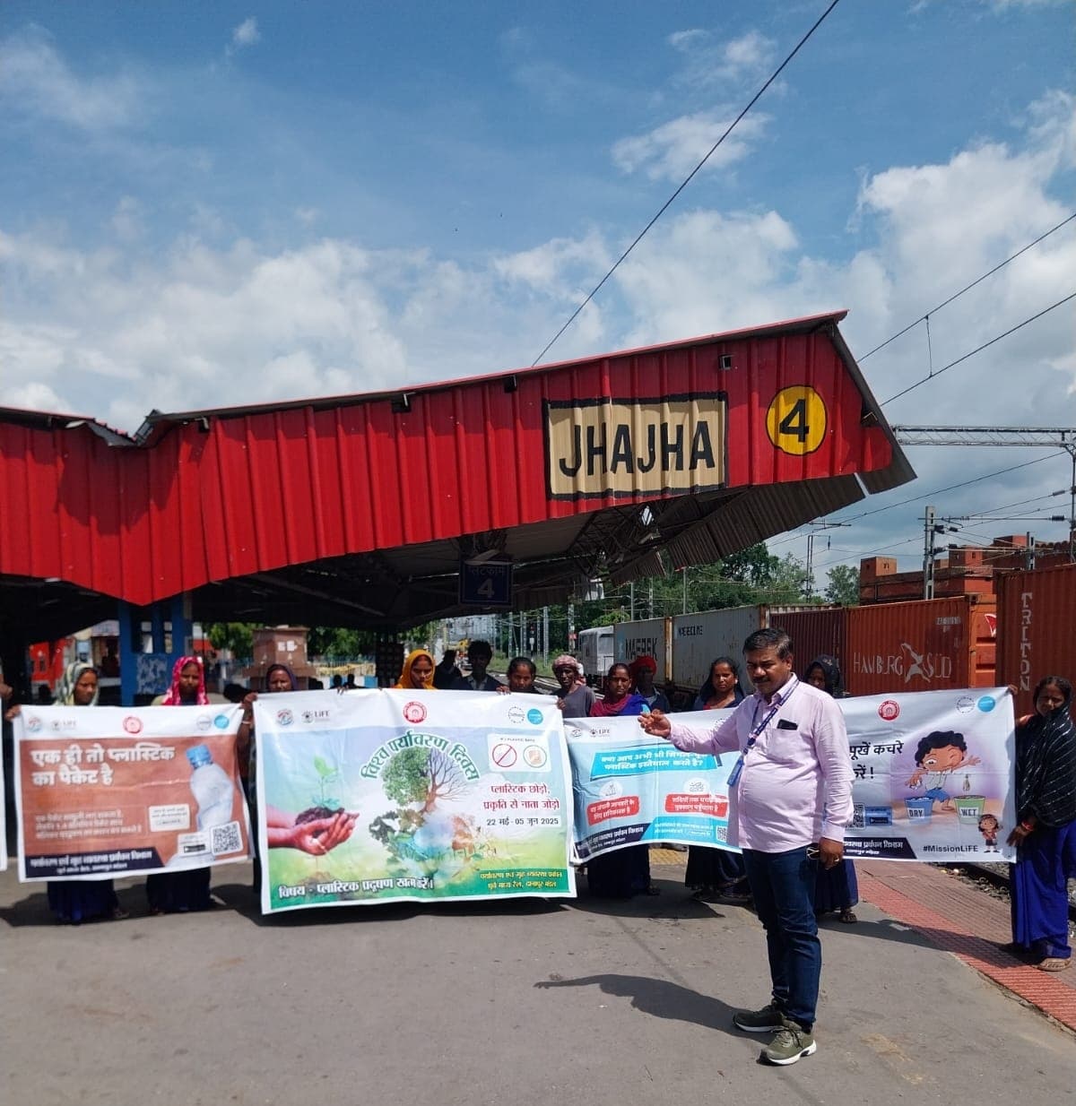 प्लास्टिक की रोकथाम को लेकर लोगों को किया जागरूक