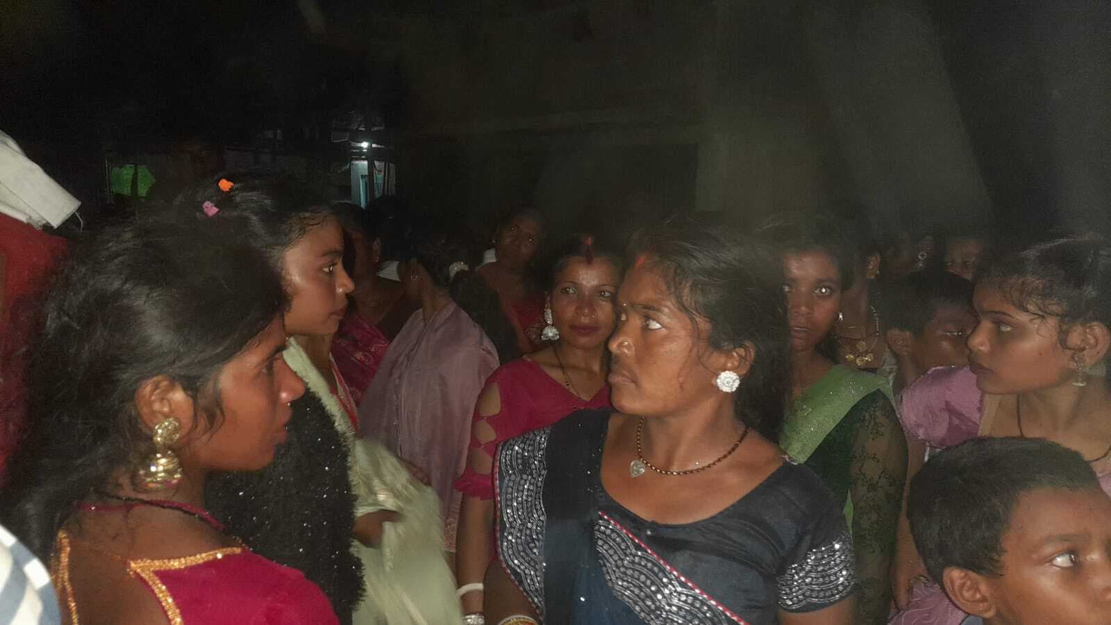 बारातियों को पीटा, तीन महिलाओं का सिर फूटा