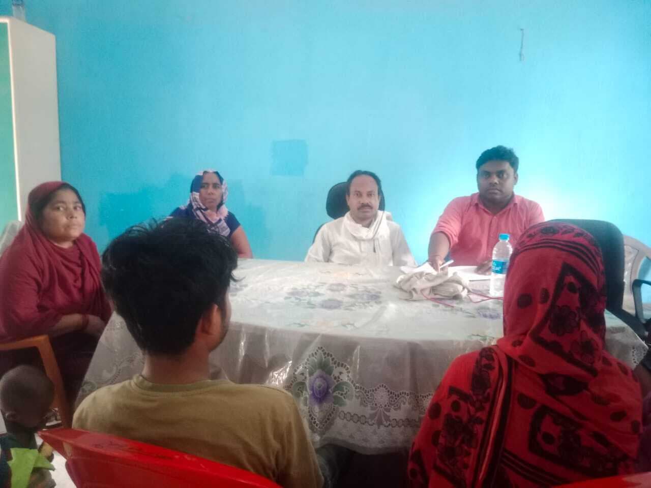 चनदहर में आयुष्मान कार्ड बनाने के लिए लगा शिविर