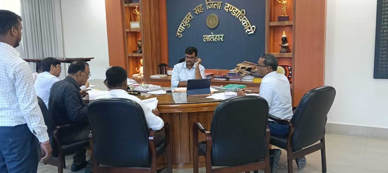 मुख्यमंत्री स्वास्थ्य सहायता योजना के क्रियान्वयन पर बैठक