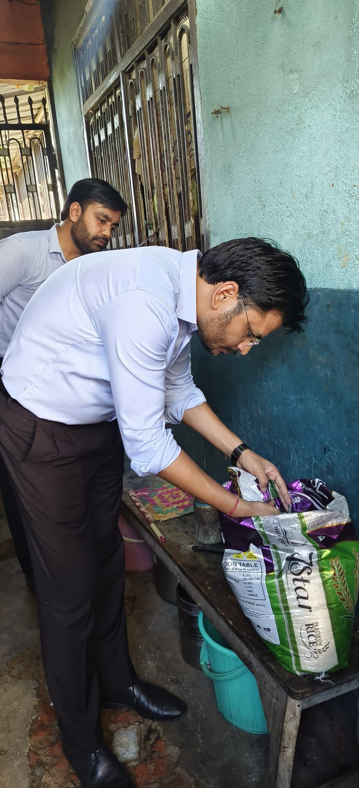 Madhubani News : डीएम ने बालिका गृह व विशिष्ट दत्तक ग्रहण संस्थान का किया निरीक्षण