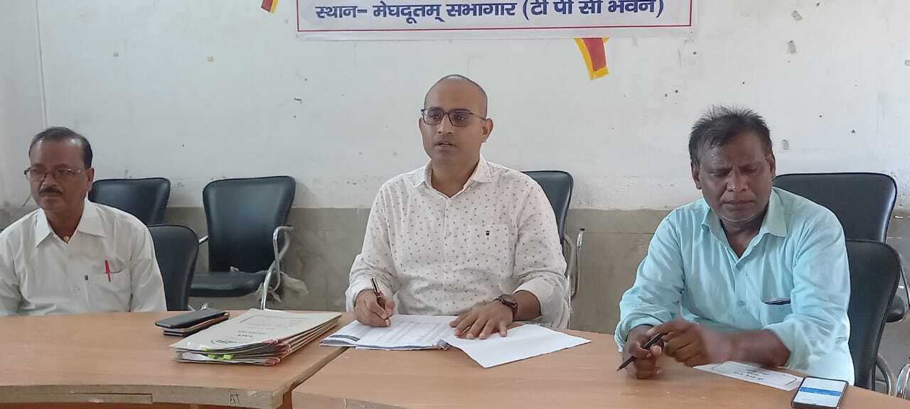 Madhubani News : एसडीएम ने बैठक में राजस्व कार्यों की समीक्षा, दिये कई निर्देश