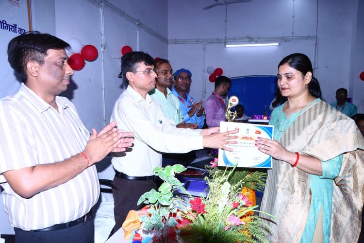 Motihari:जनता की आकांक्षाओं व अपेक्षाओं पर खरा उतरें डाककर्मी : पवन