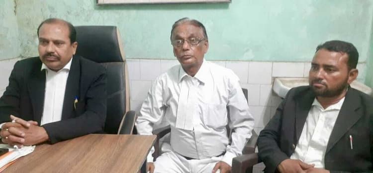 East Singhbhum News : घाटशिला बार एसोसिएशन ने पुलिस की कार्रवाई पर उठाये सवाल, एसएसपी से जांच की मांग