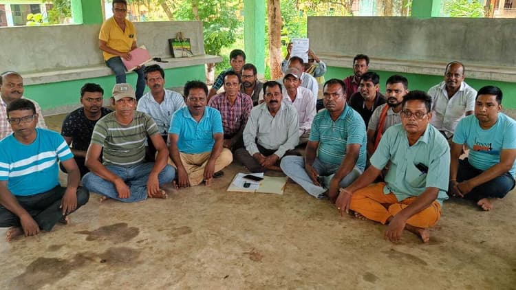 East Singhbhum News : बहरागोड़ा के कृषक मित्र हड़ताल पर एक साल से नहीं मिली प्रोत्साहन राशि