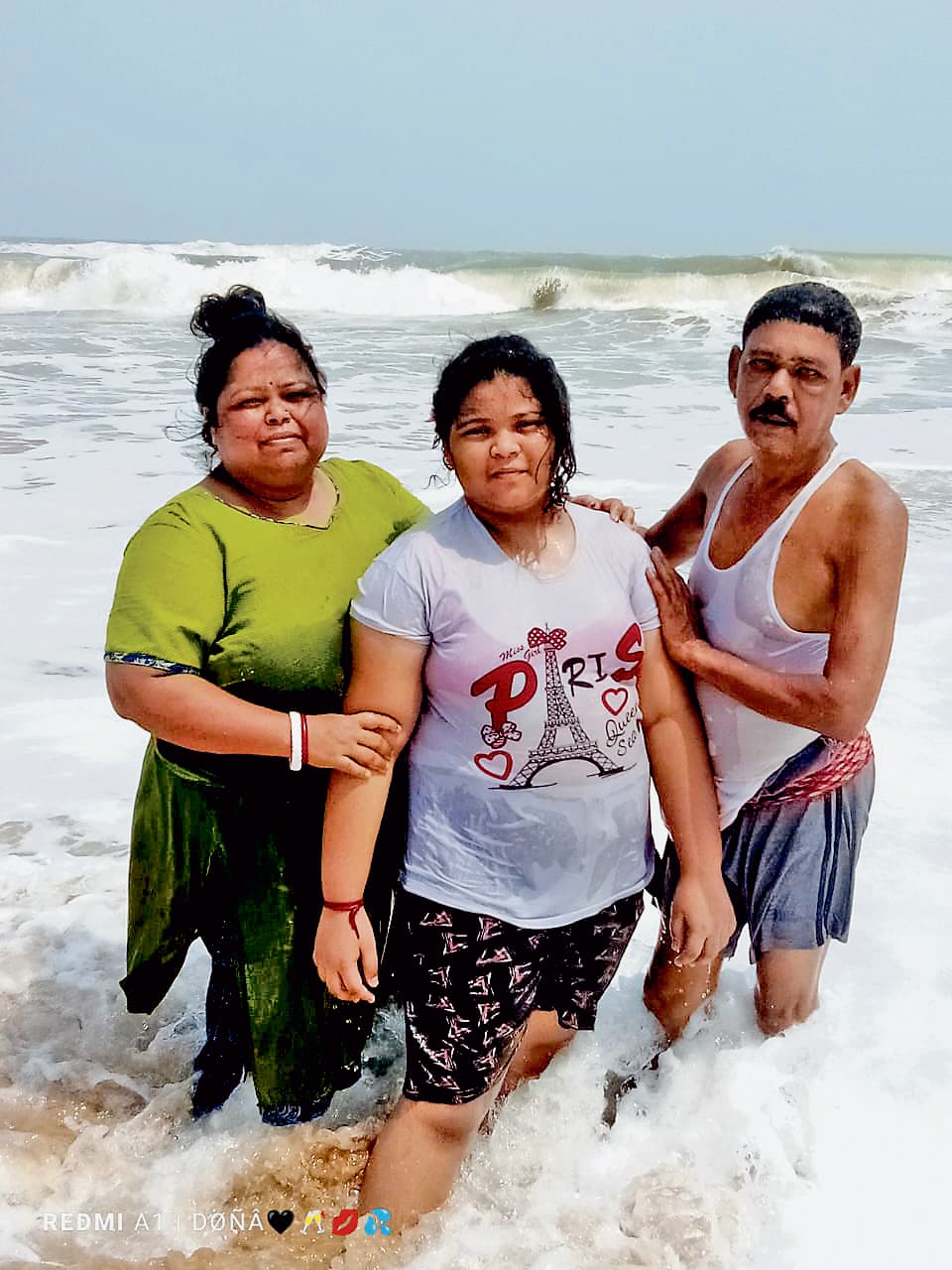 कर्ज में डूबे शख्स ने पत्नी-बेटी की हत्या कर की खुदकुशी