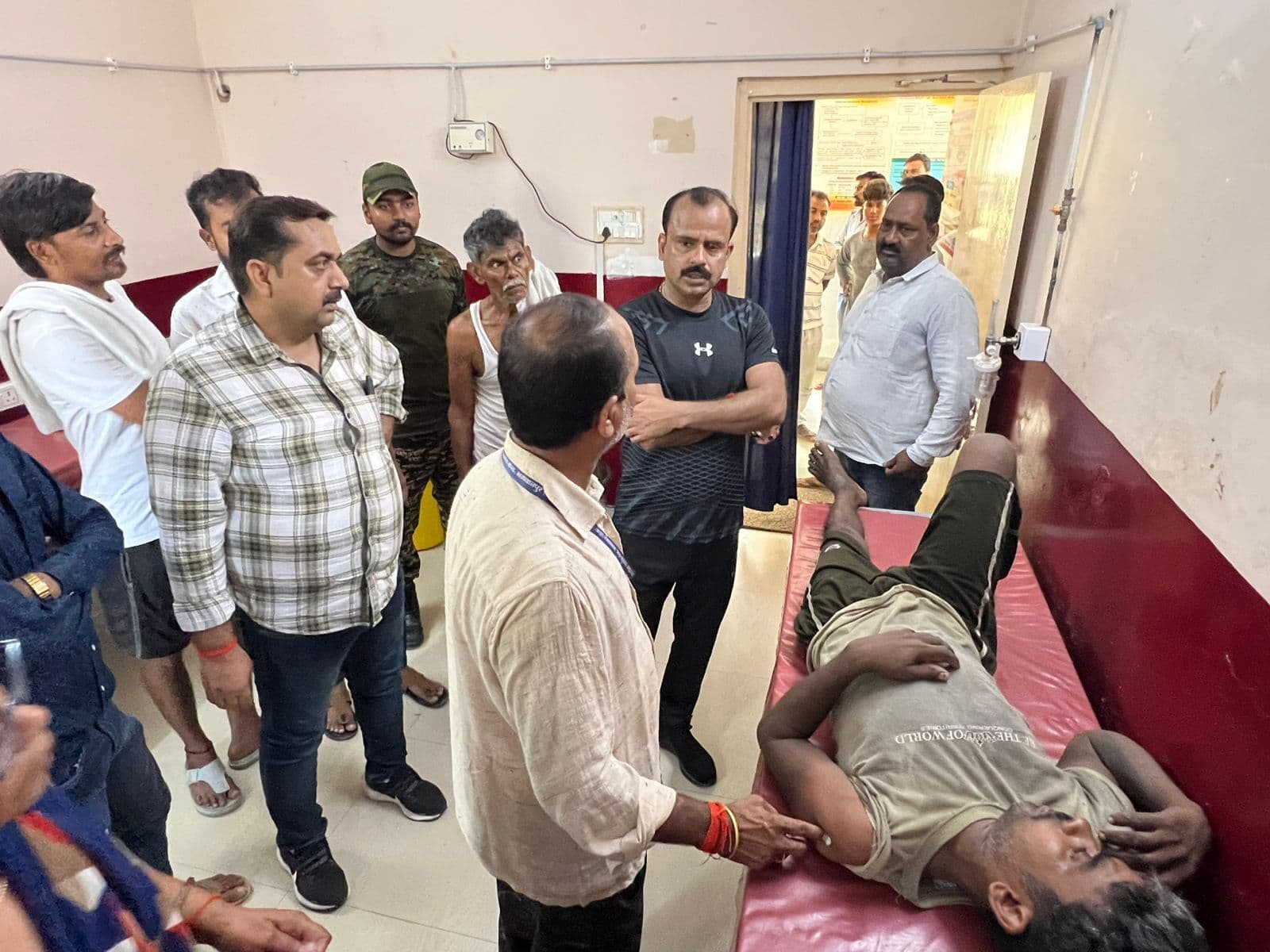 ताड़ के पेड़ से गिरकर नीरा उत्पादक घायल