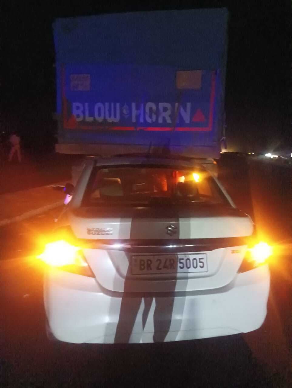 जीटी रोड पर खड़े डंपर में घुसी कार, चालक की मौत