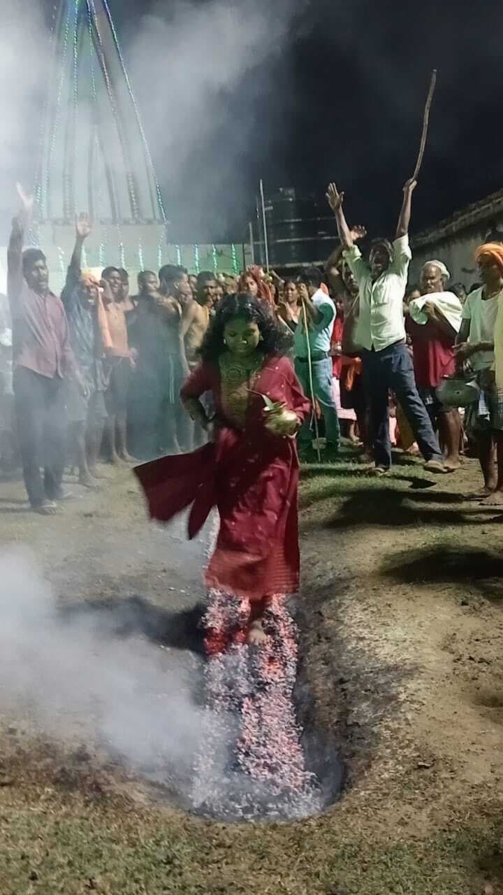 भोक्ताओं ने बरसाये आशीष के फूल