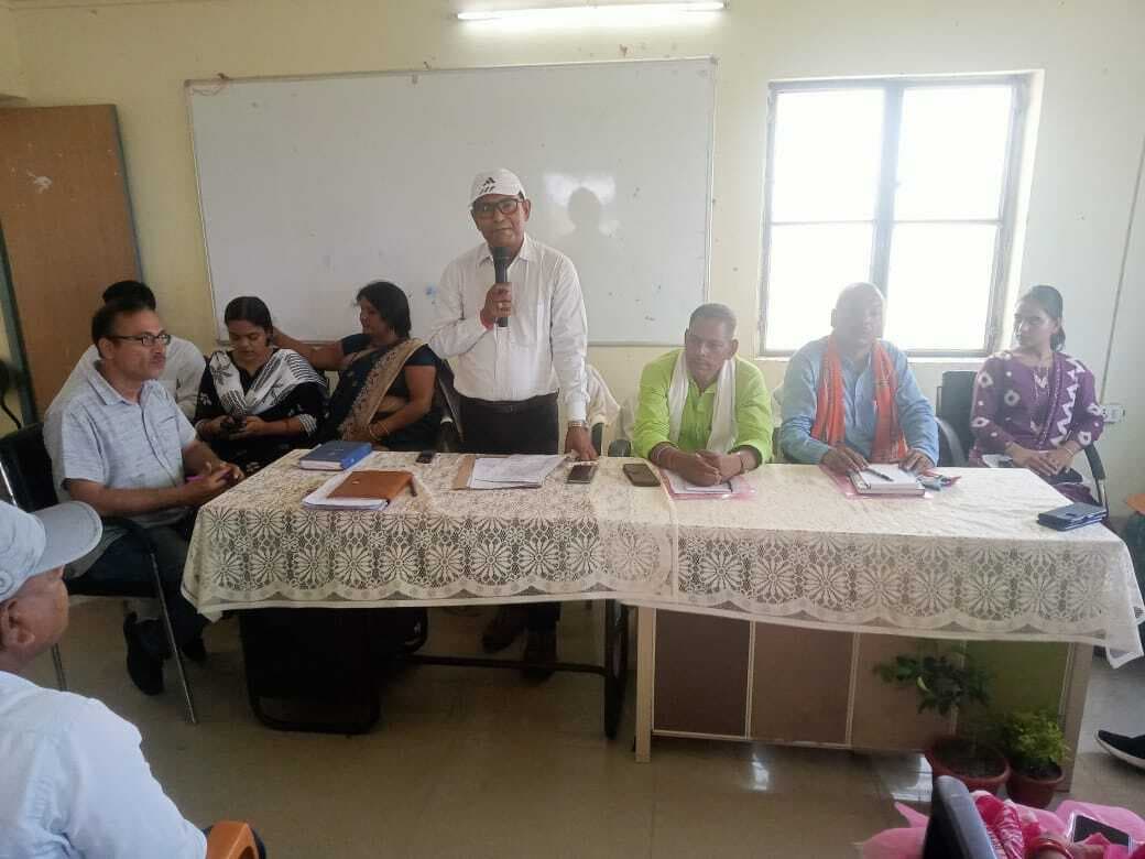 बैठक में छाया रहा बिजली, पानी व शिक्षा का मुद्दा