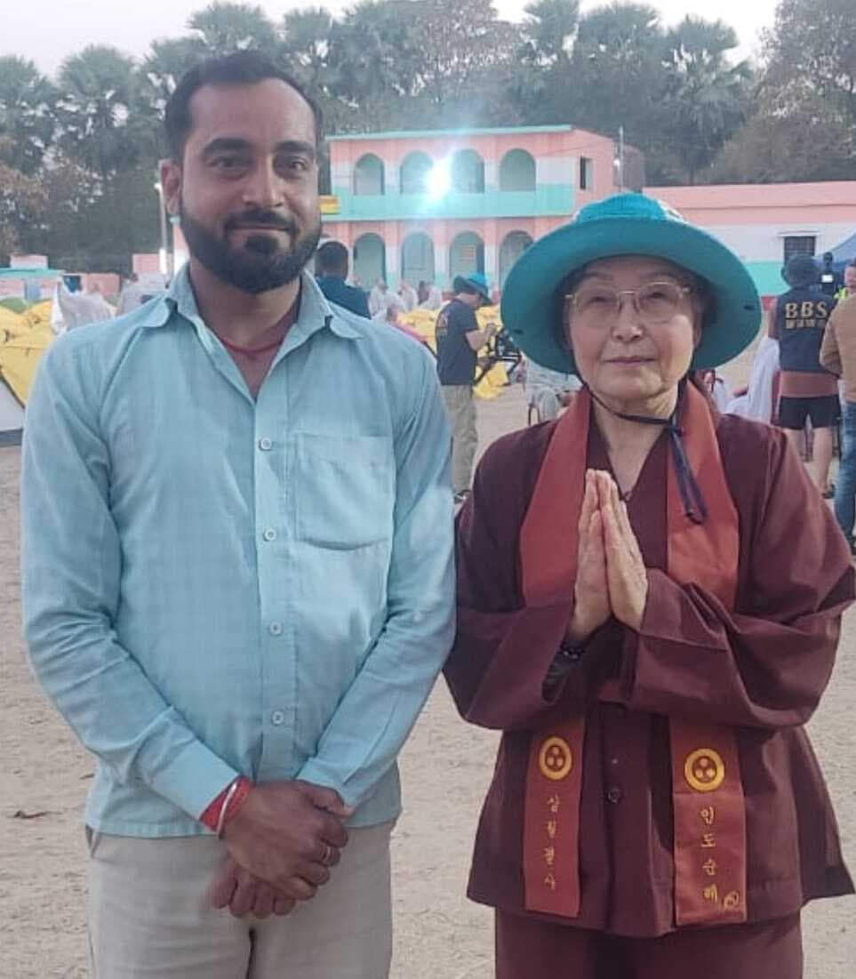 कपसिया पहुंचा वियतनामी बौद्ध तीर्थयात्रियों का दल