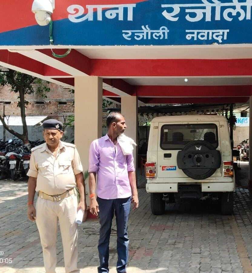 वांछित शराब तस्कर पुलिस के हत्थे चढ़ा