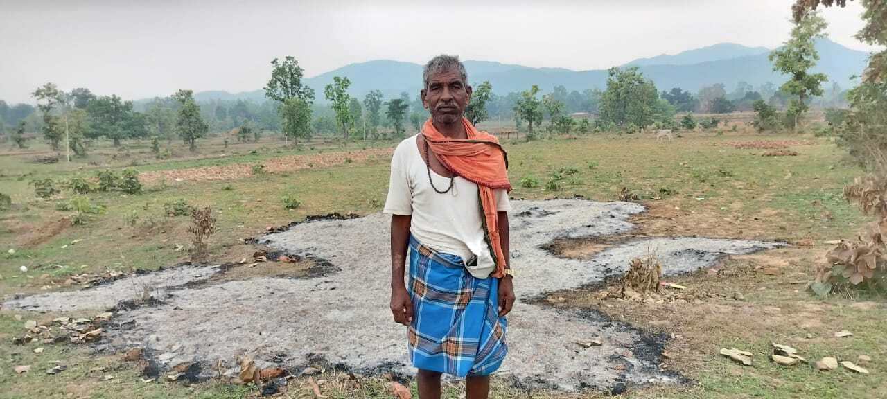 बीड़ी पत्ता में शरारती तत्वों ने लगायी आग