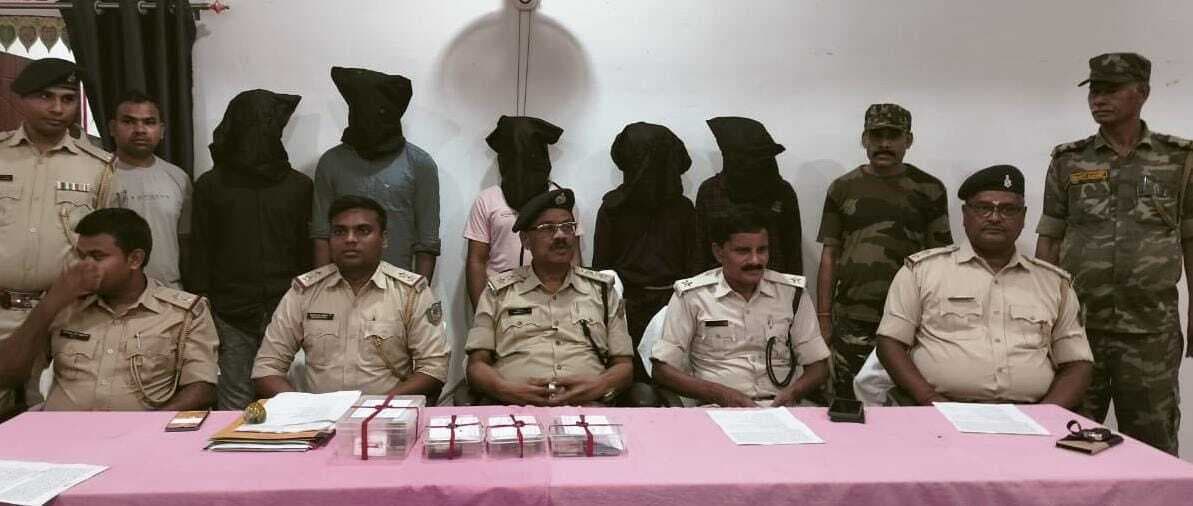 लूट की योजना बनाते पांच अपराधी गिरफ्तार