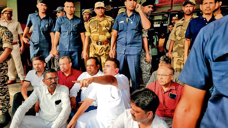 अन्य राज्यों के साथ ना कराया जाए बंगाल विधानसभा का चुनाव : शुभेंदु अधिकारी