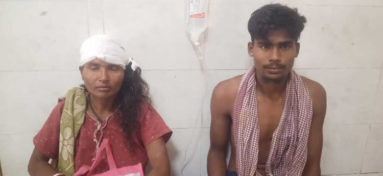 Chaibasa News : जमीन विवाद में मां-बेटे पर हमला, थाना में शिकायत