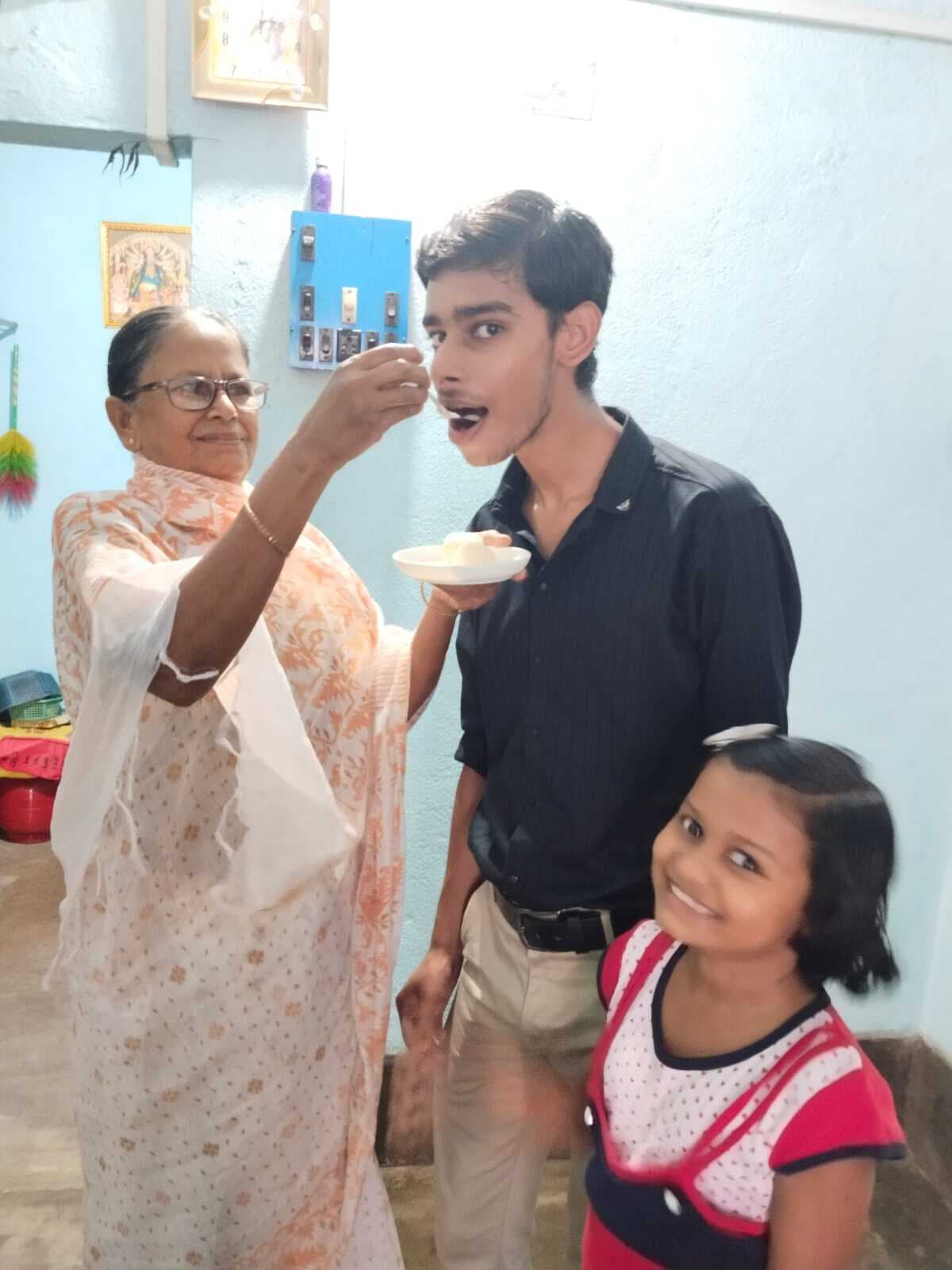 स्टेट में 10वां और जिला में पहला स्थान लाने वाले तामोजित घोष बनना चाहता है डॉक्टर