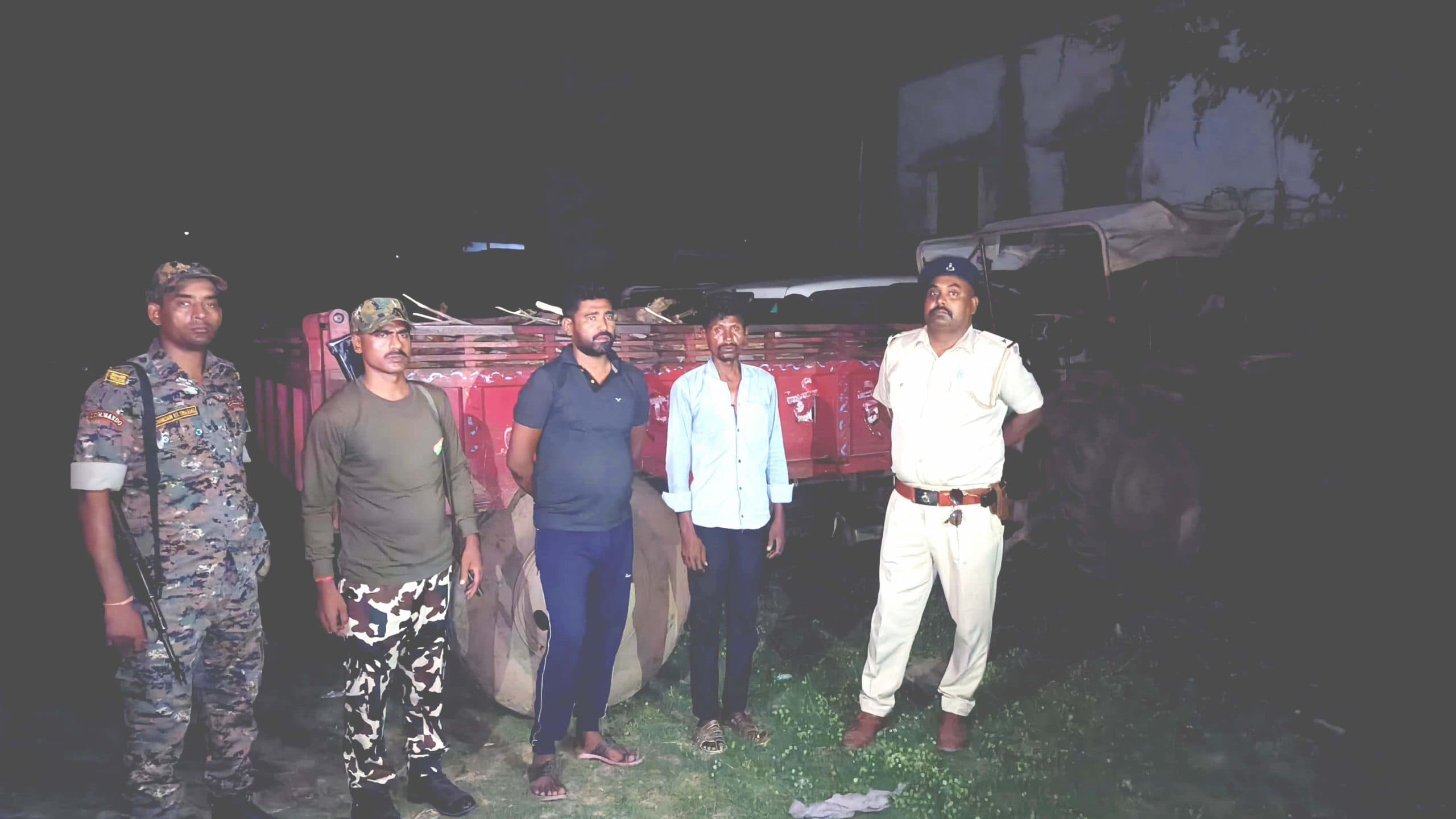 बिना चालान के बालू लदा ट्रैक्टर जब्त, चालक व मालिक गिरफ्तार