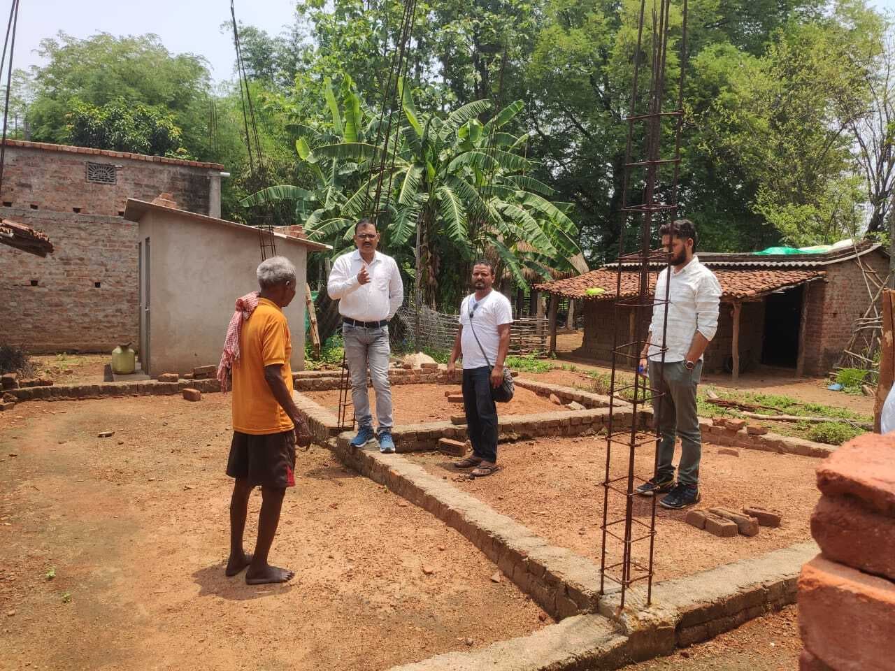 ससमय पूरा करें लंबित आवास : बीडीओ