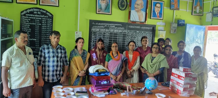 प्रधानाध्यापिका सेवानिवृत्त, दी गयी विदाई