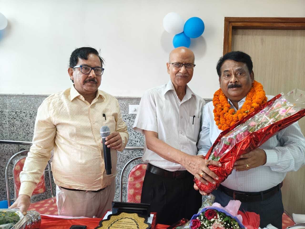 डॉक्टर कभी रिटायर्ड नहीं होते, आजीवन करनी होती है मरीजों की सेवा