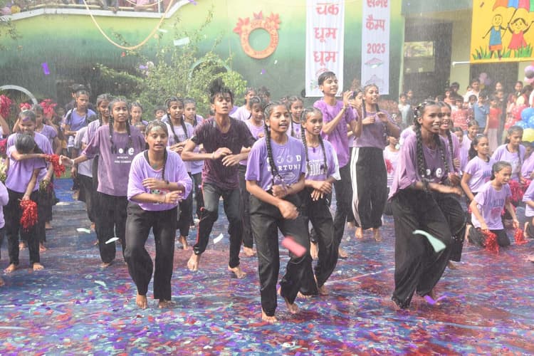 किलकारी : रेन डांस के साथ समर कैंप का हुआ आगाज