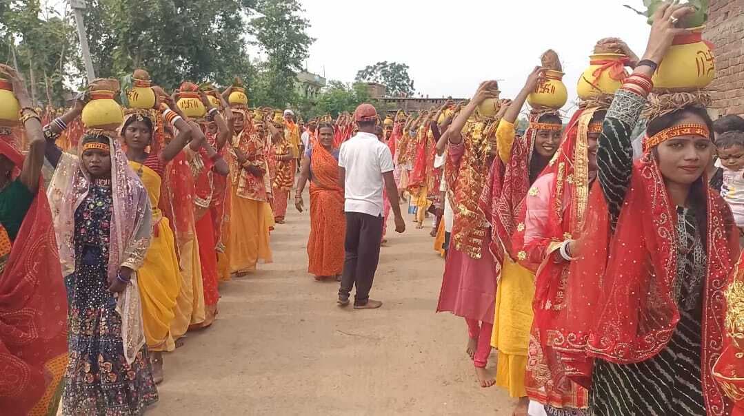 कलश शोभायात्रा के साथ नौ दिवसीय रामचरितमानस यज्ञ शुरू