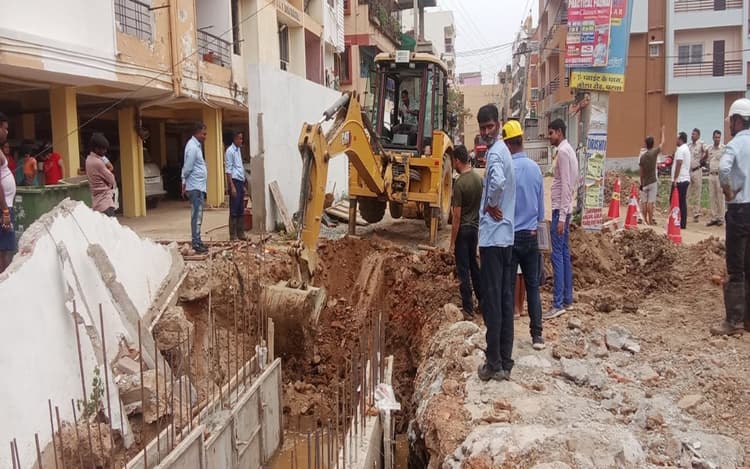पटना में गैस पाइपलाइन हुई लीक, नाले की खुदाई के दौरान हुई चूक से मची अफरातफरी