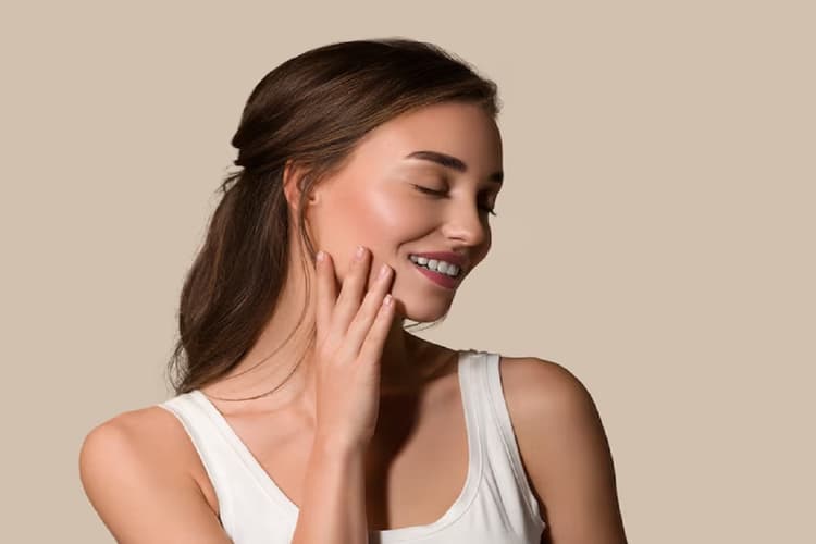 Night Skin Care: क्या आप भी रात में नहीं करते हैं चेहरे की सफाई, तो हो सकता है भारी नुकसान