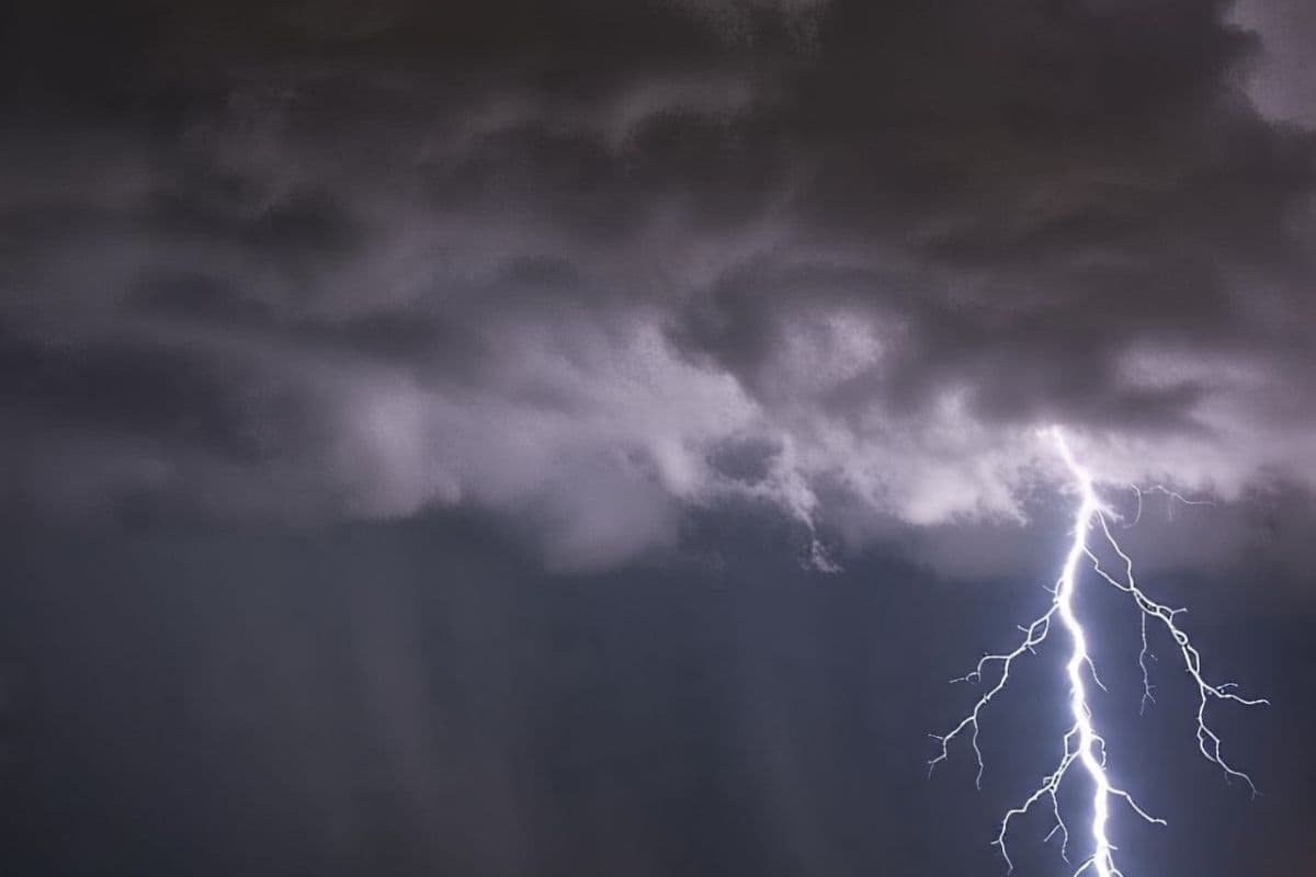 Jharkhand Weather: झारखंड के इन 6 जिलों में अगले 3 घंटे में होगी वर्षा, आंधी चलेगी