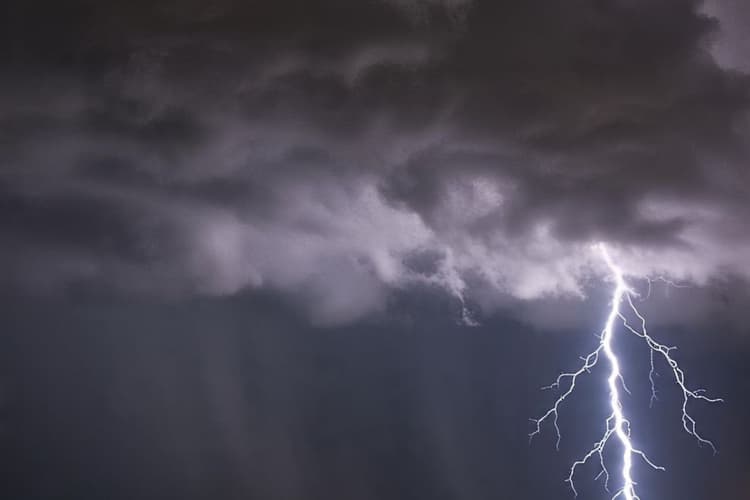 Jharkhand Weather: झारखंड के इन 6 जिलों में अगले 3 घंटे में होगी वर्षा, आंधी चलेगी